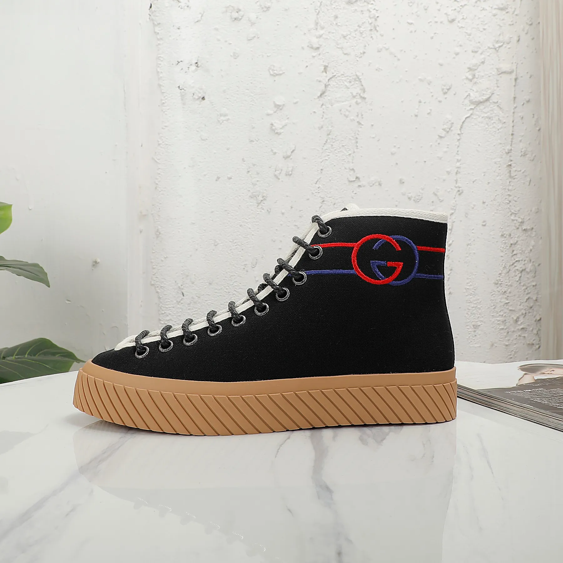 Men 👟👟Ex-factory price 440👟👟 +10 GUCCI, couple style, other colors also available, you can also place an order with pictures